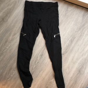 Black leggings with zipper design